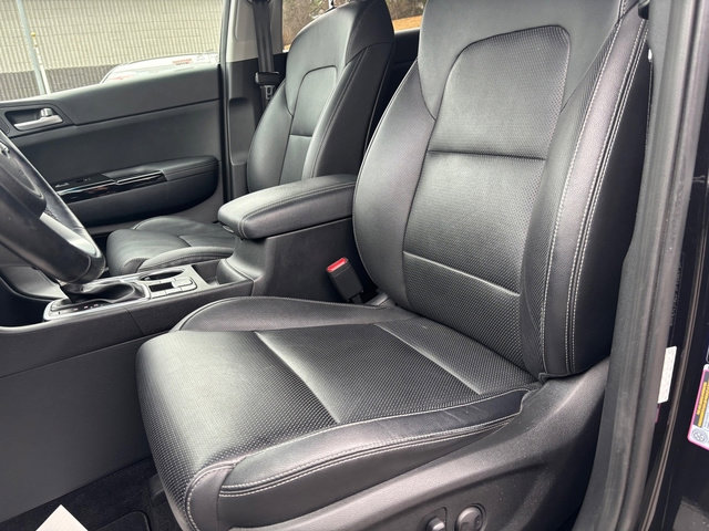 Used 2021 Kia Sportage EX w/ EX Technology Package image 16