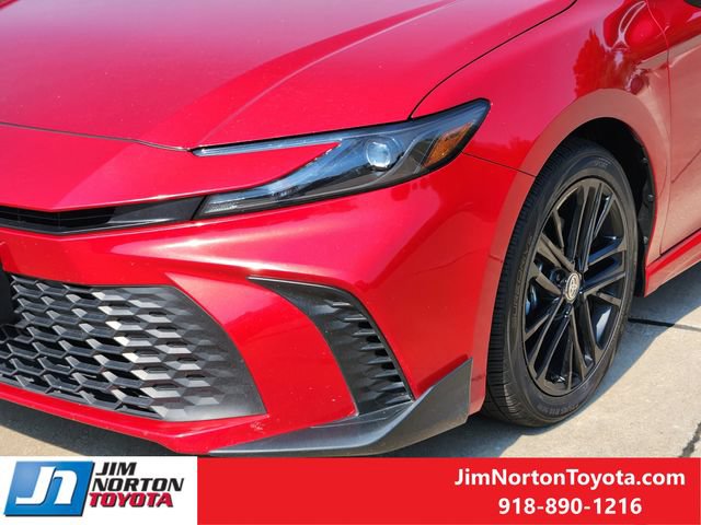 Used 2025 Toyota Camry SE FWD image 10