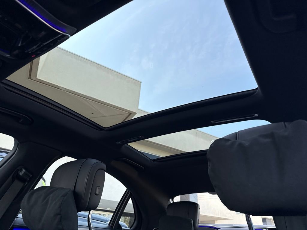 Used 2024 Mercedes-Benz S 580 4MATIC Sedan image 2