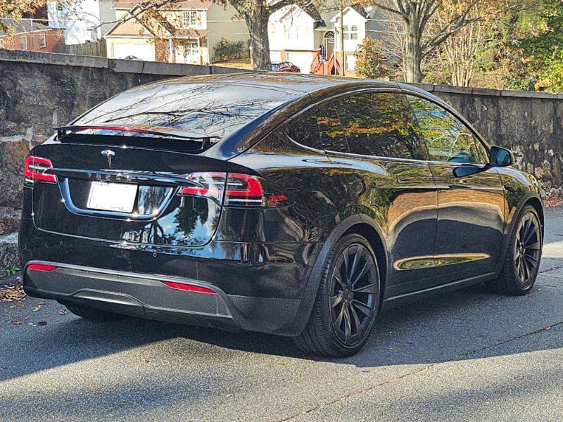 Used 2022 Tesla Model X image 11