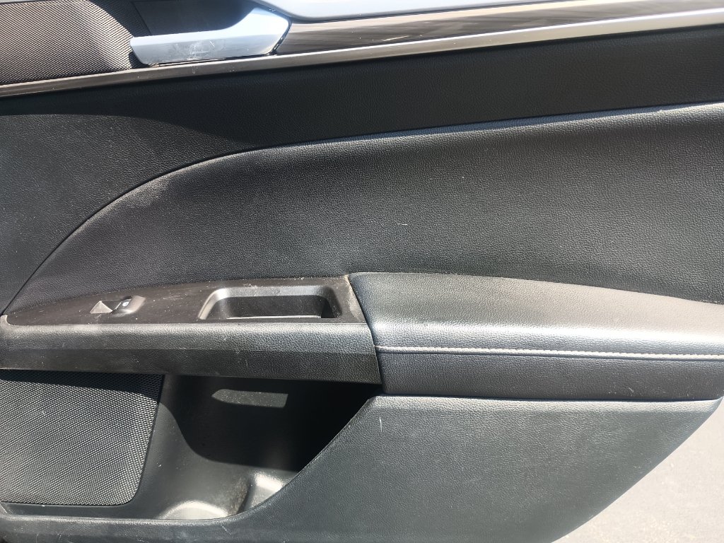 Used 2017 Ford Fusion SE w/ Fusion SE Technology Package FWD image 31