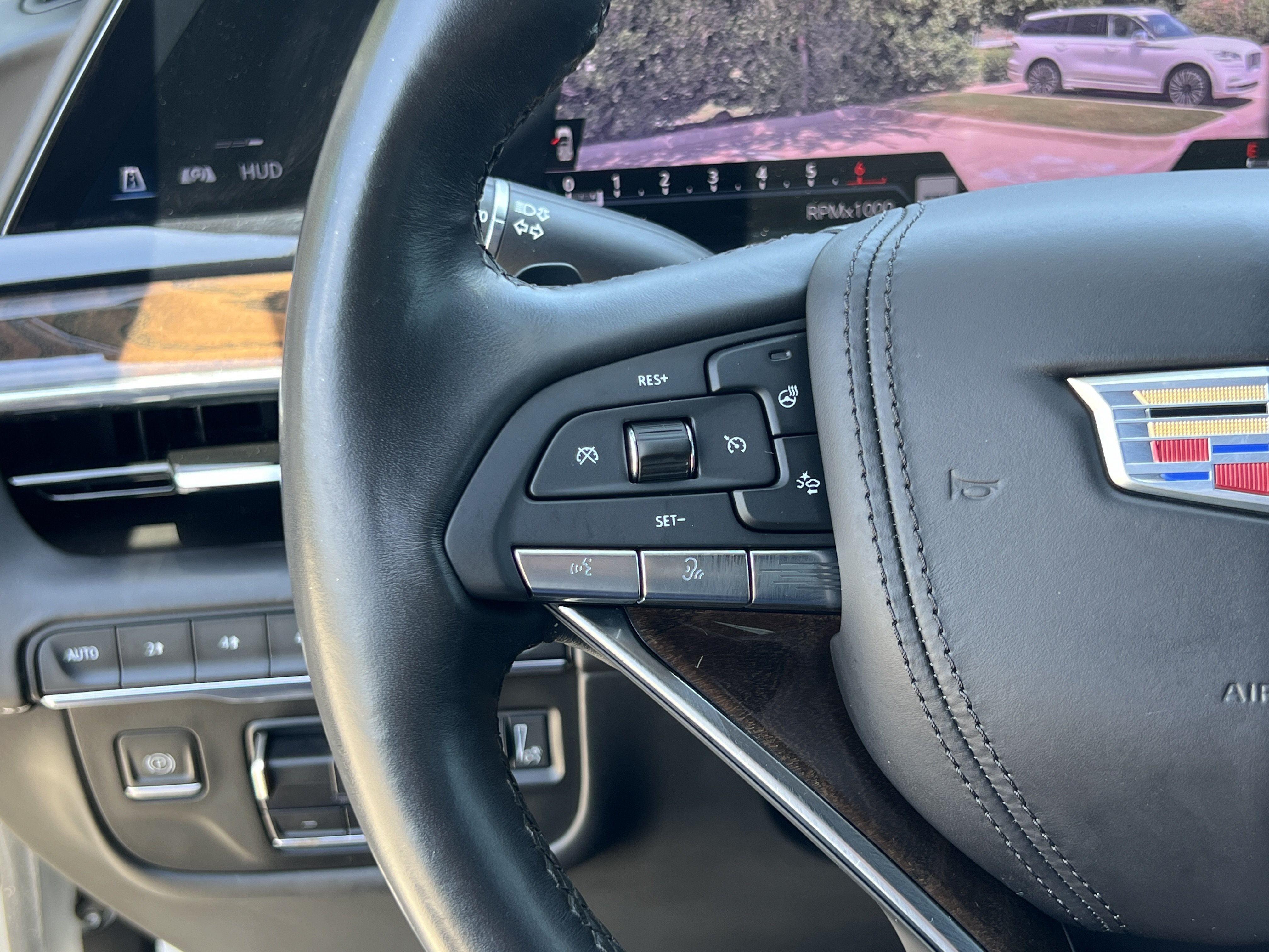 Used 2022 Cadillac Escalade Sport Platinum w/ Heavy-Duty Trailer Package AWD/4WD image 10