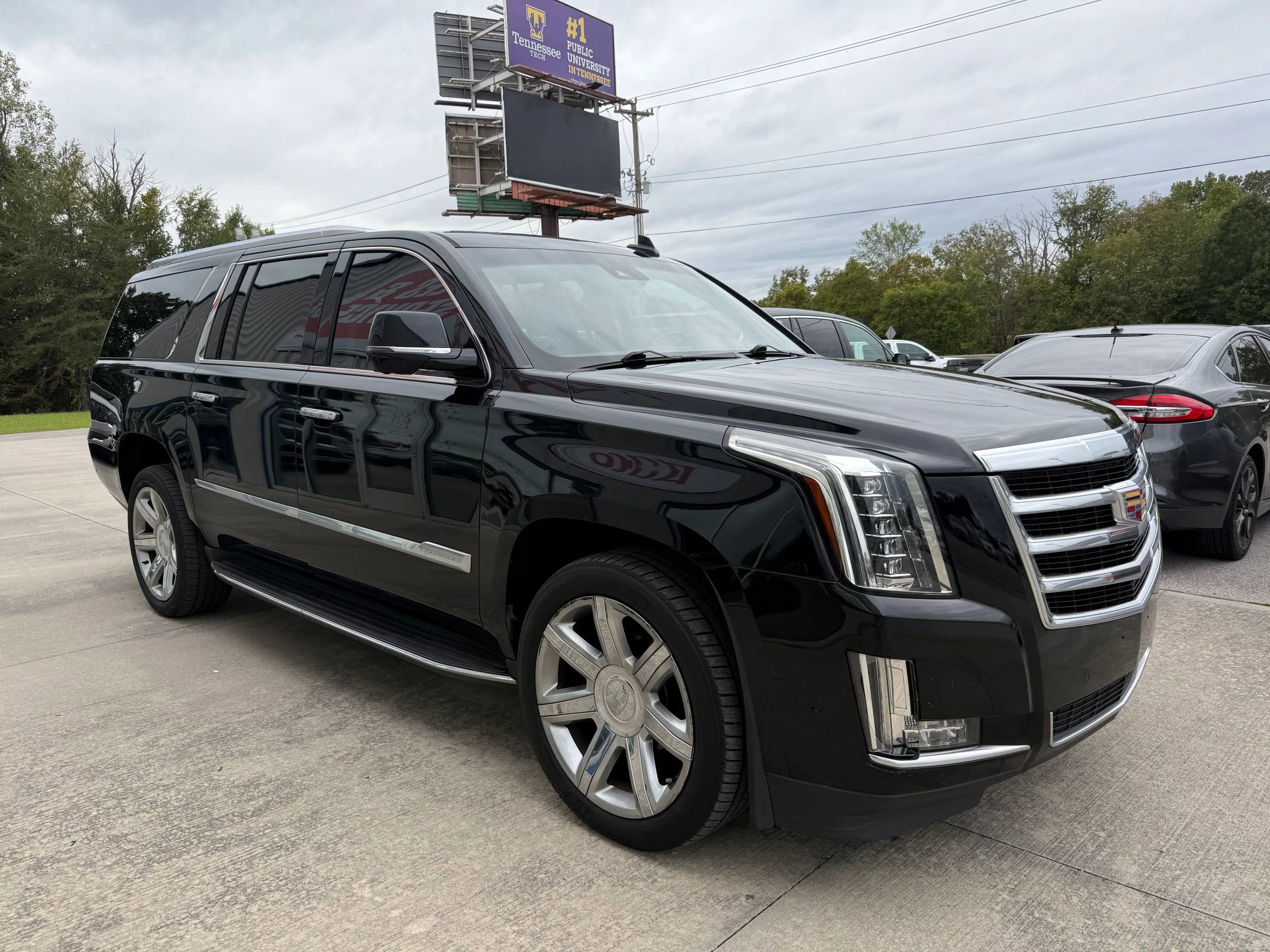 Used 2020 Cadillac Escalade ESV Luxury image 20