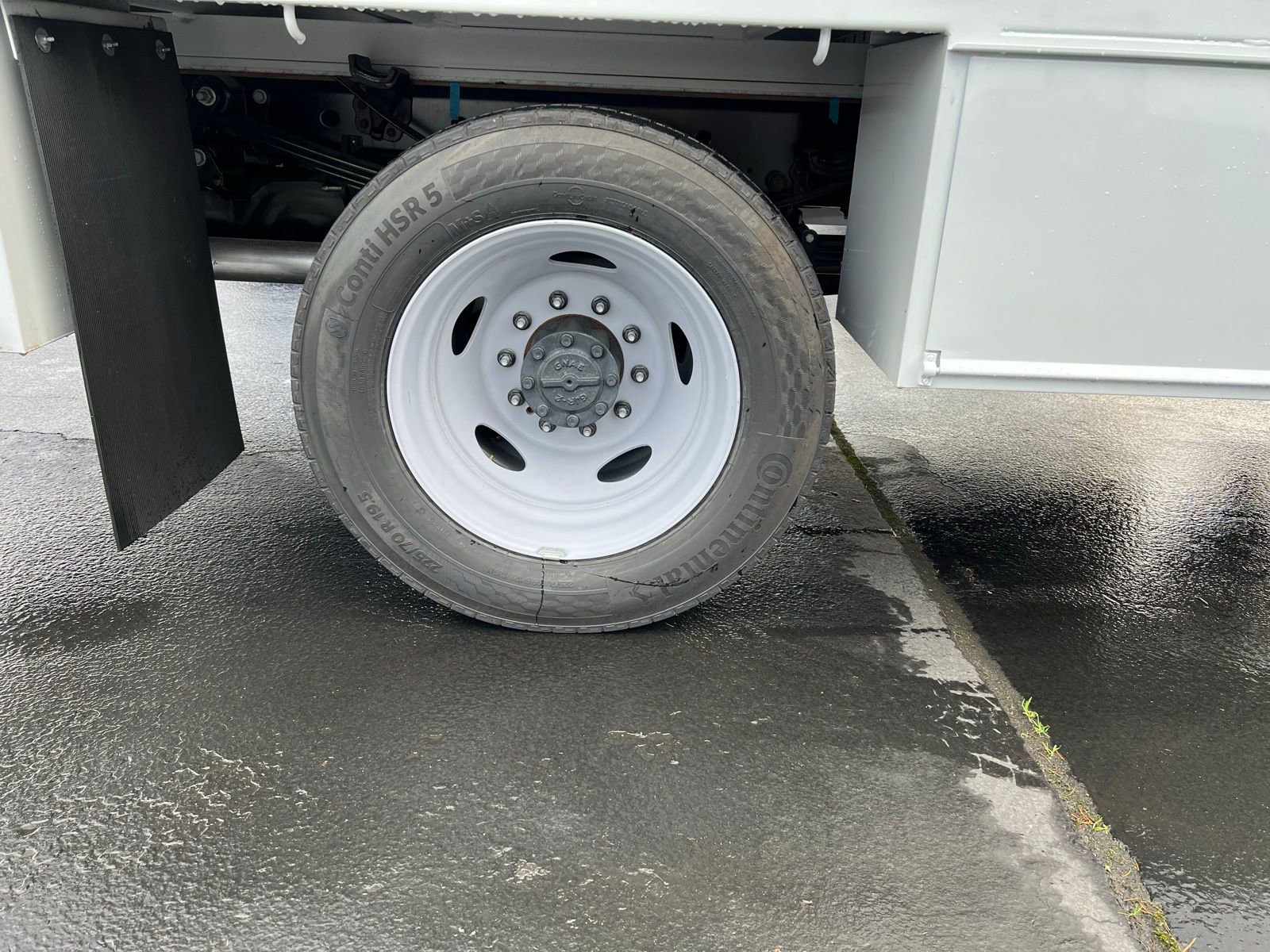 Used 2024 Ford F550 2WD Regular Cab Super Duty image 15