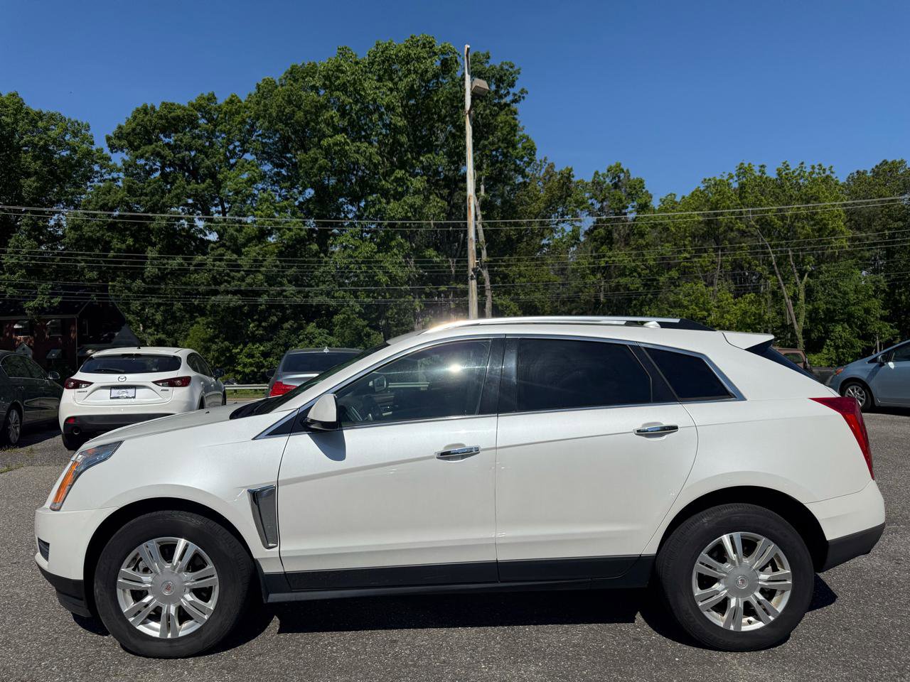Used 2015 Cadillac SRX Luxury FWD image 3