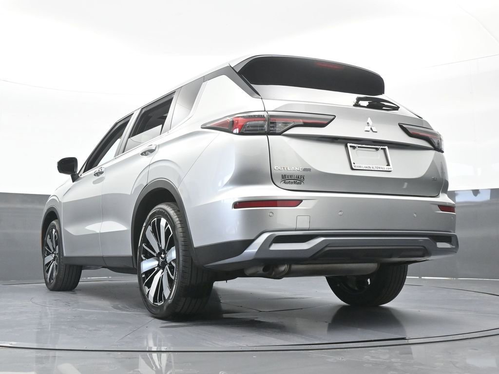 Used 2025 Mitsubishi Outlander SE FWD image 59