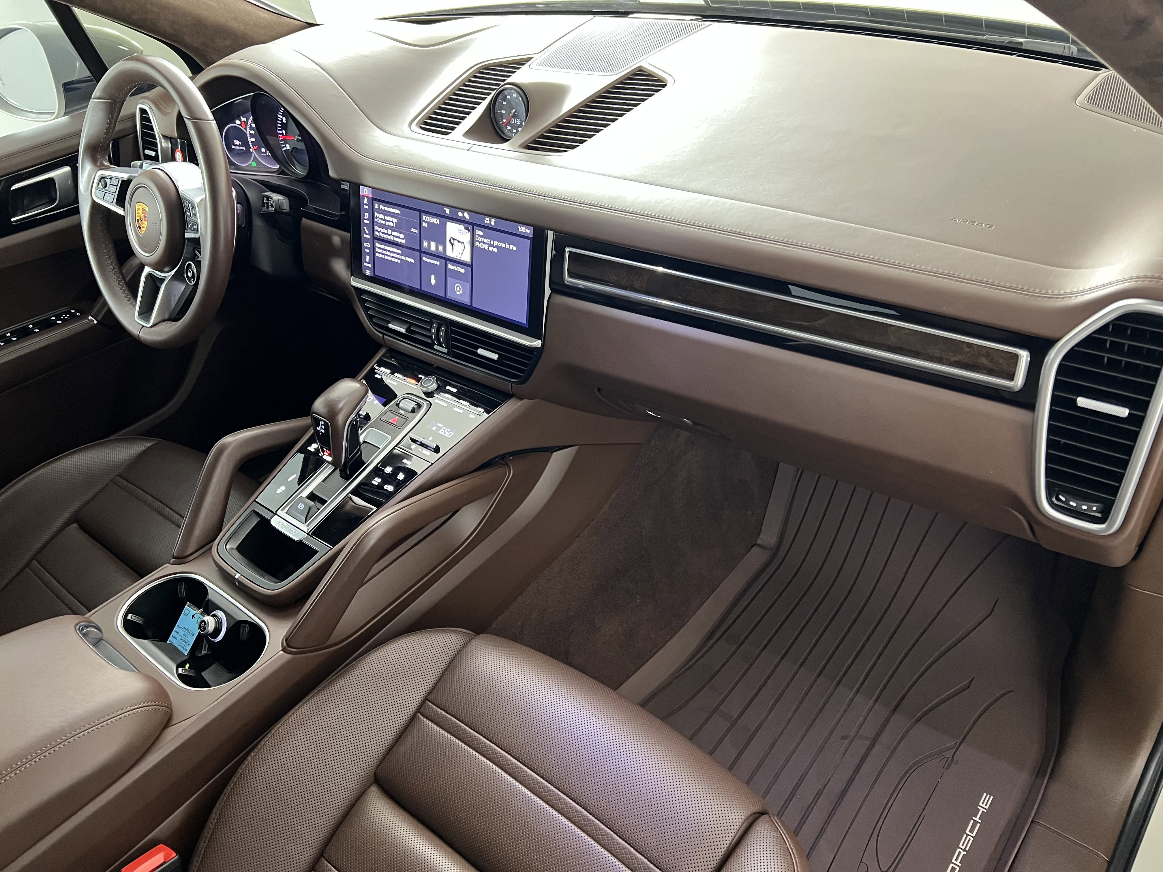 Used 2021 Porsche Cayenne GTS image 26