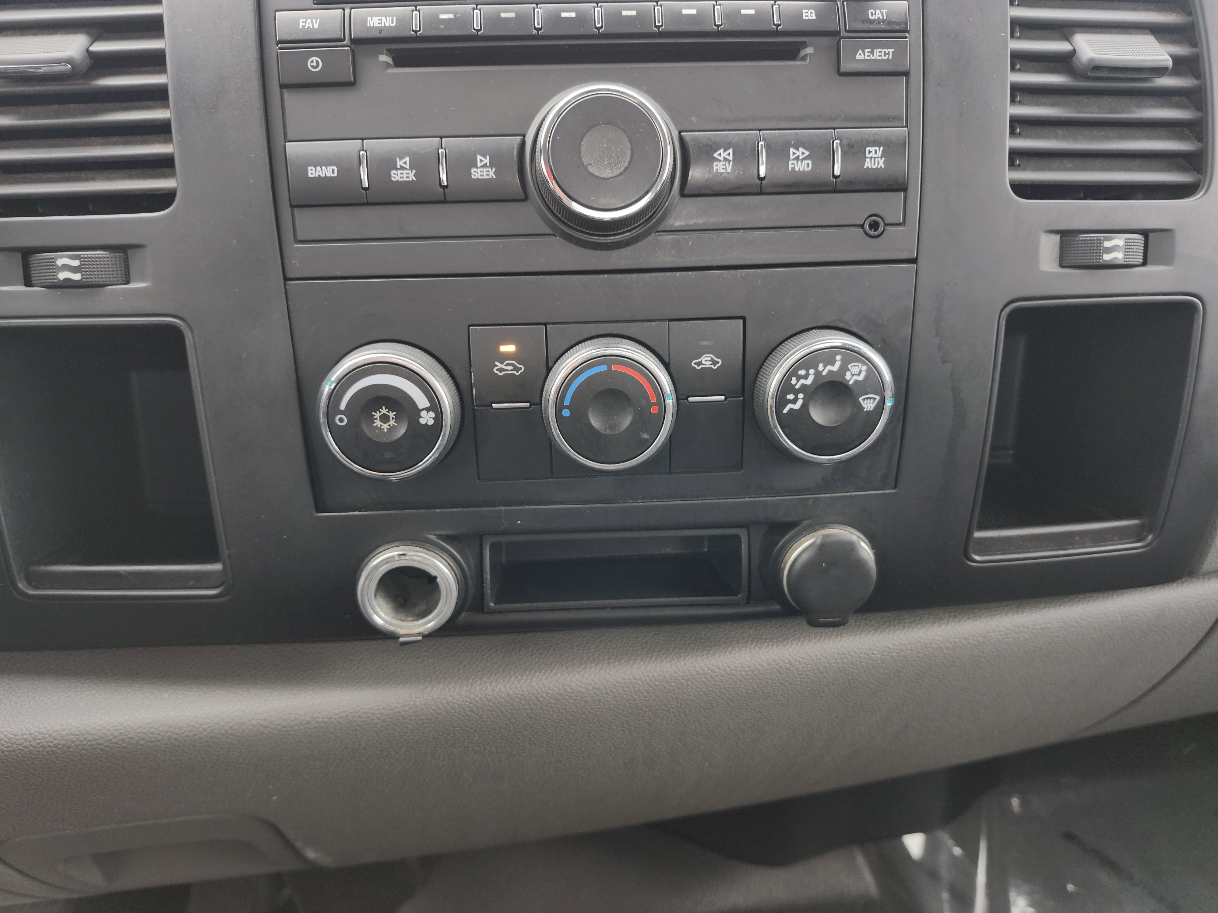 Used 2008 GMC Sierra 1500 W/T w/ SL Package image 26