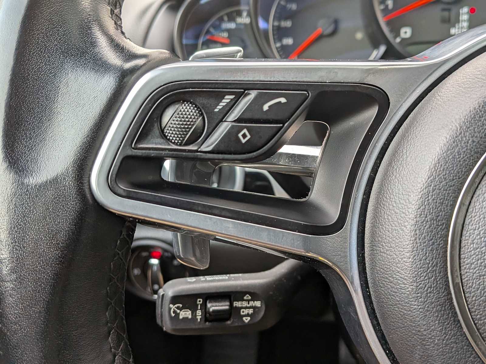 Used 2017 Porsche Cayenne Platinum Edition image 25