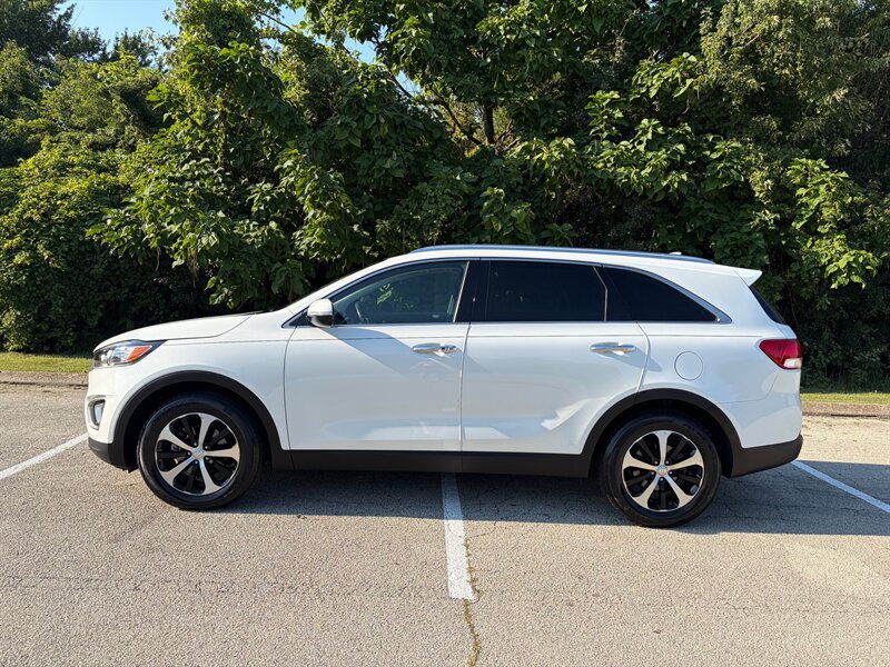Used 2016 Kia Sorento EX w/ EX Touring Package FWD image 2