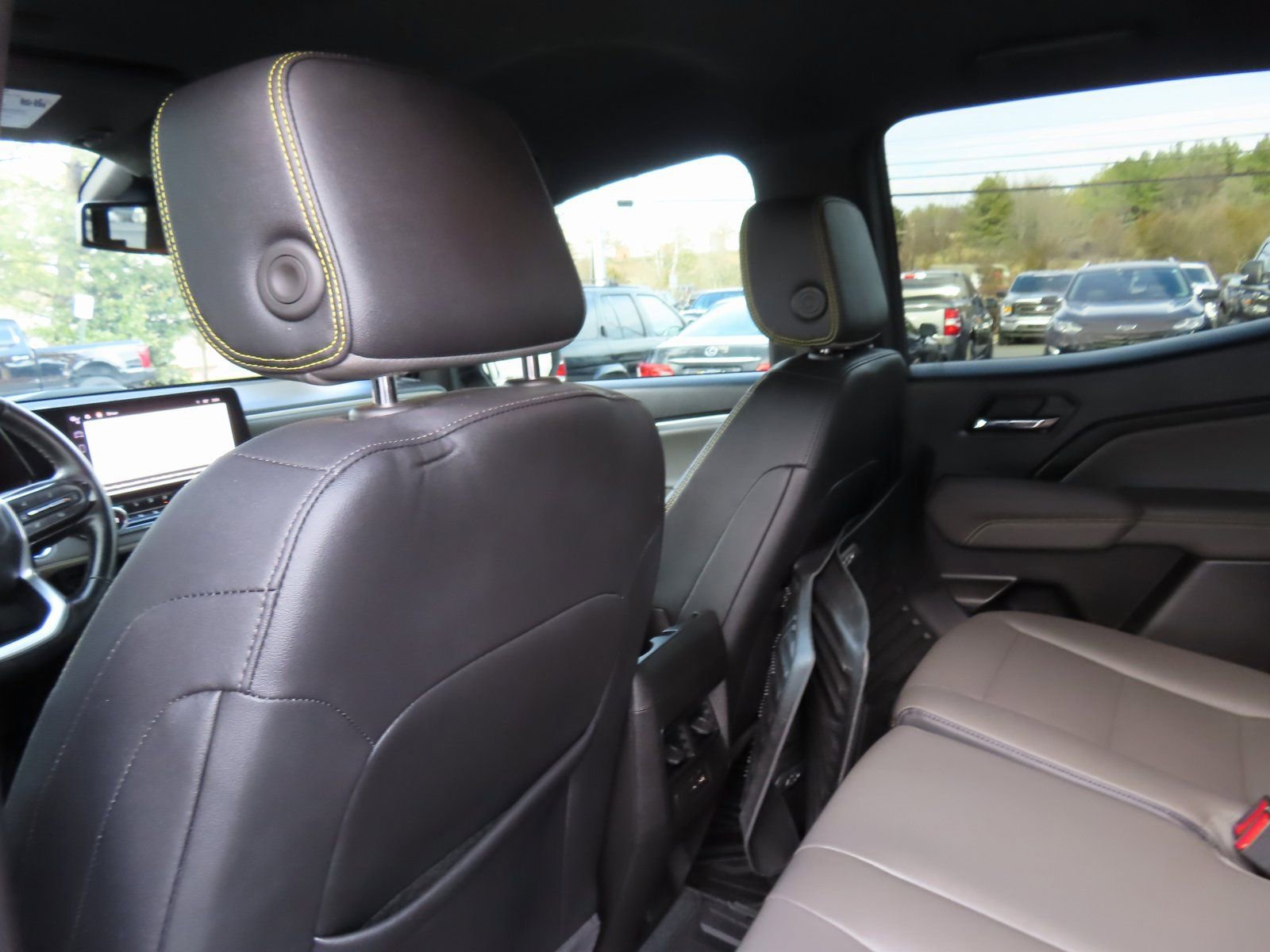 Used 2023 Chevrolet Colorado ZR2 w/ ZR2 Convenience Package III image 37