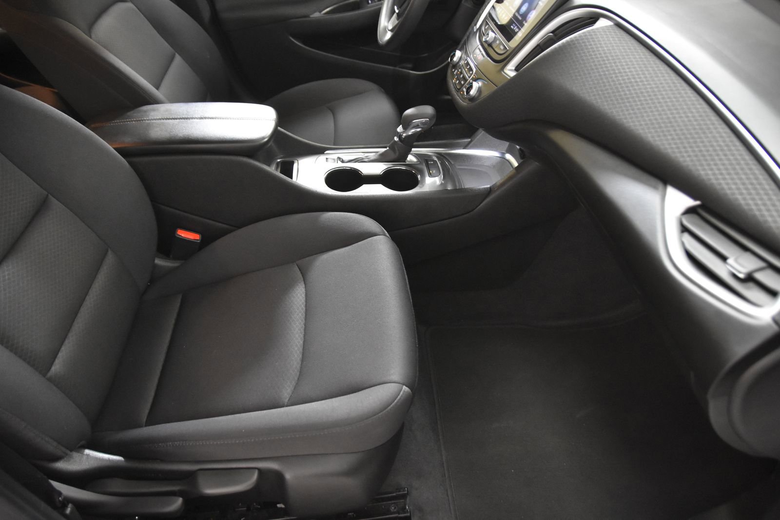 Used 2023 Chevrolet Malibu LT FWD image 31