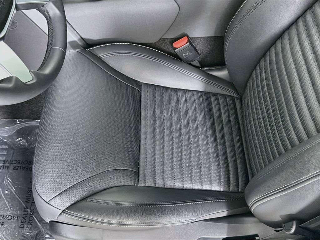 Certified 2025 Land Rover Discovery S AWD/4WD image 20