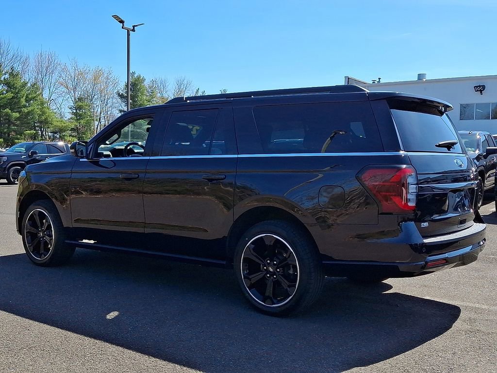 Used 2022 Ford Expedition Max Limited AWD/4WD image 4