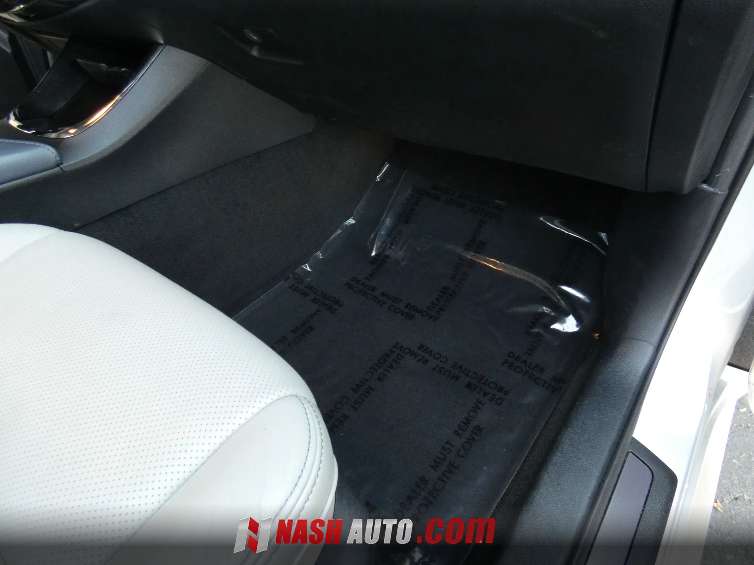 Used 2014 Toyota Avalon Limited FWD image 32