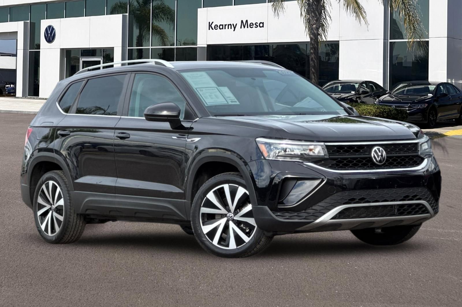 Used 2022 Volkswagen Taos SE image 2