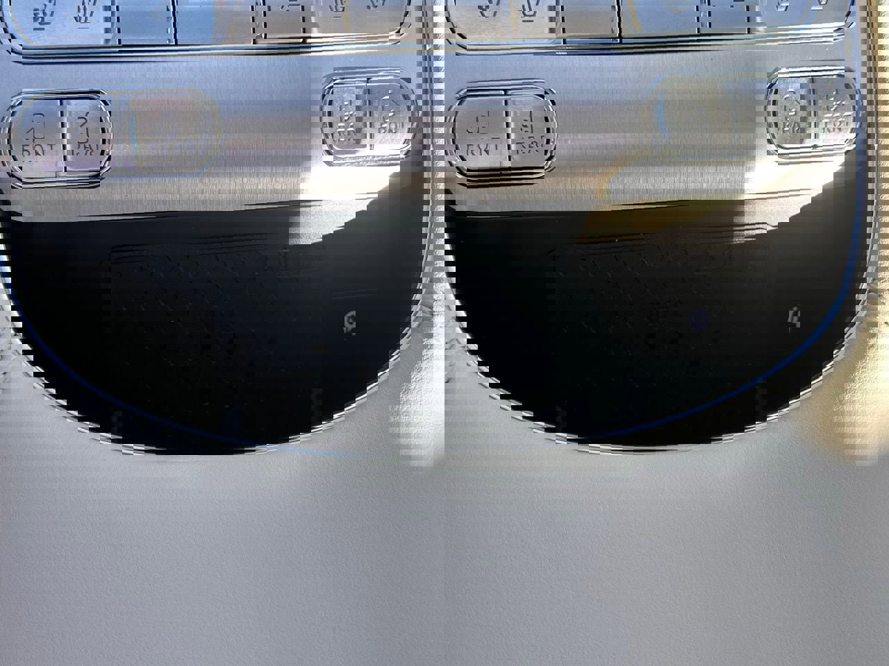 Used 2025 Genesis G90 3.5T image 38