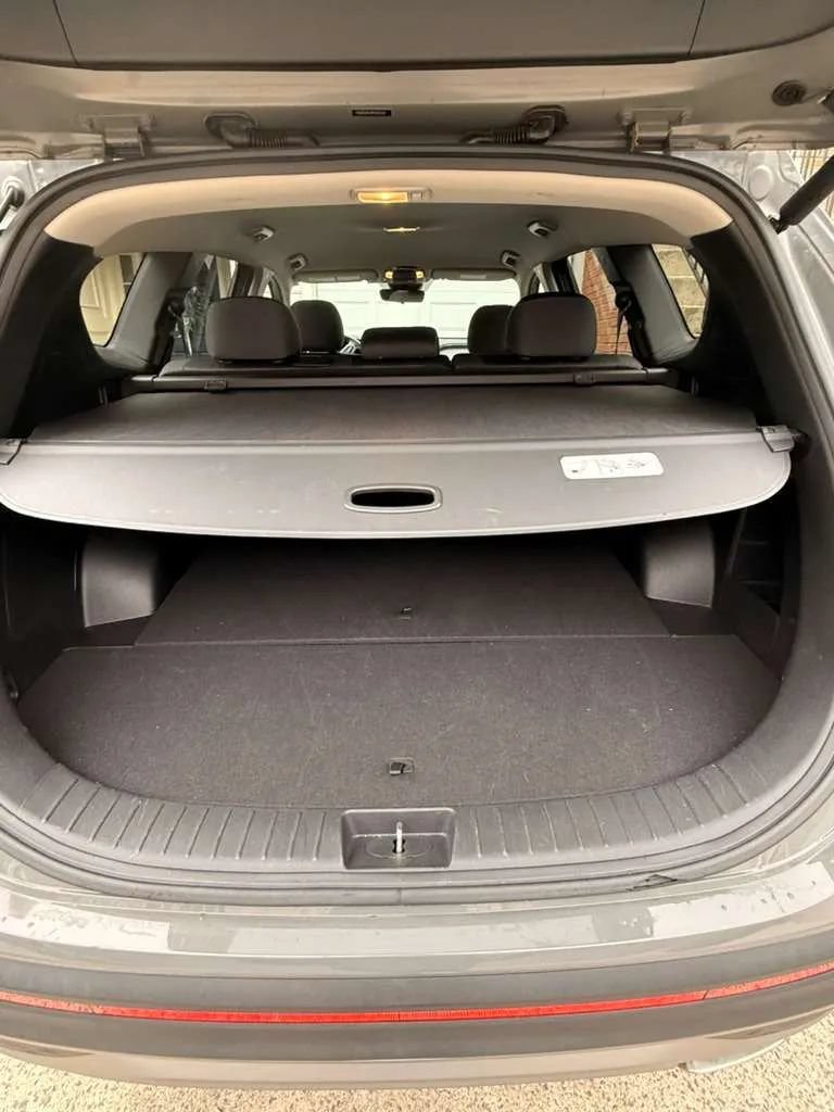 Used 2023 Hyundai Santa Fe SEL FWD image 3