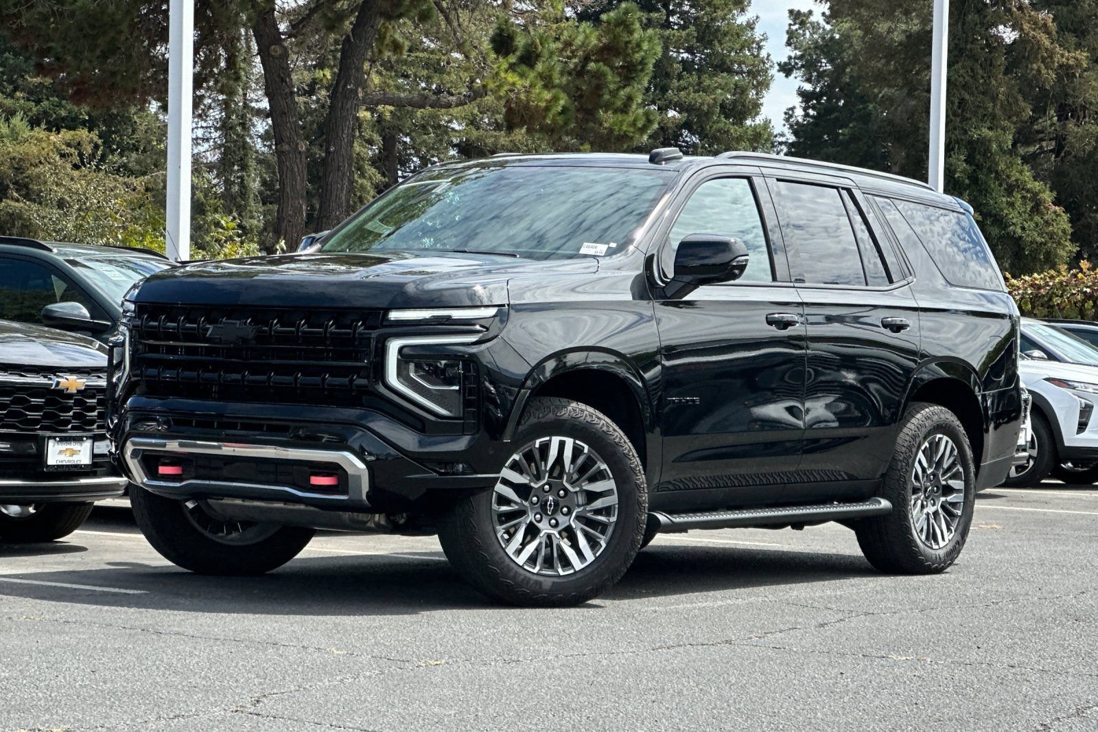 Used 2025 Chevrolet Tahoe Z71 w/ Z71 Off-Road Package AWD/4WD image 8
