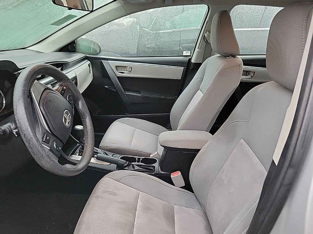 Used 2014 Toyota Corolla LE FWD image 6