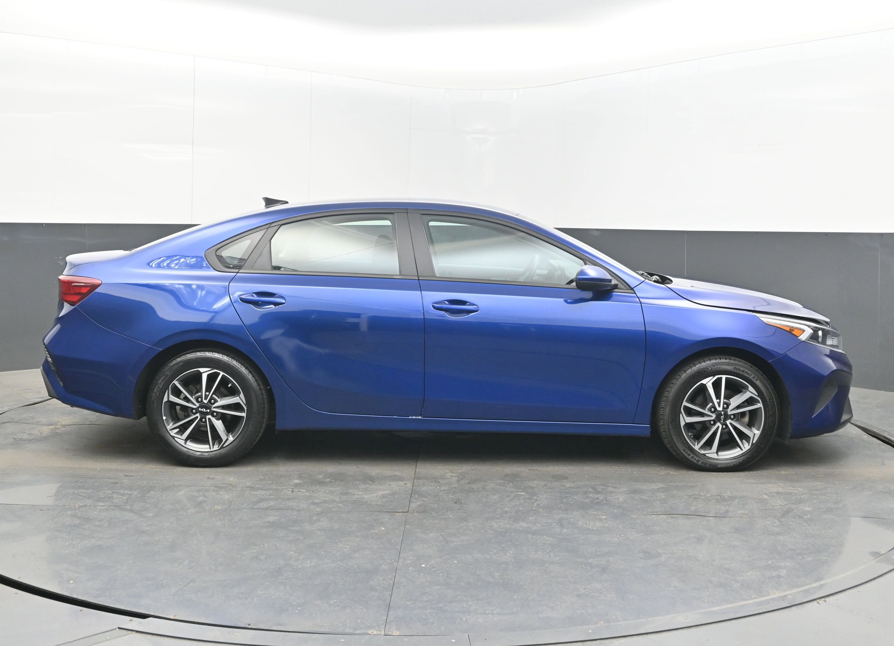 Used 2023 Kia Forte LXS image 10