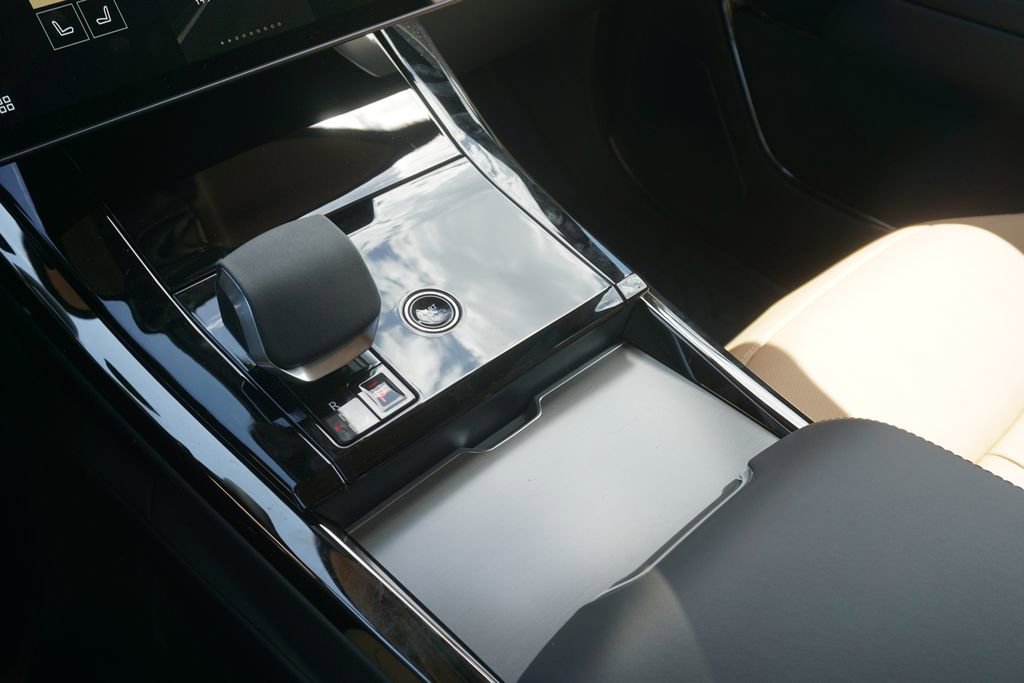 New 2025 Land Rover Range Rover Sport Dynamic SE image 14