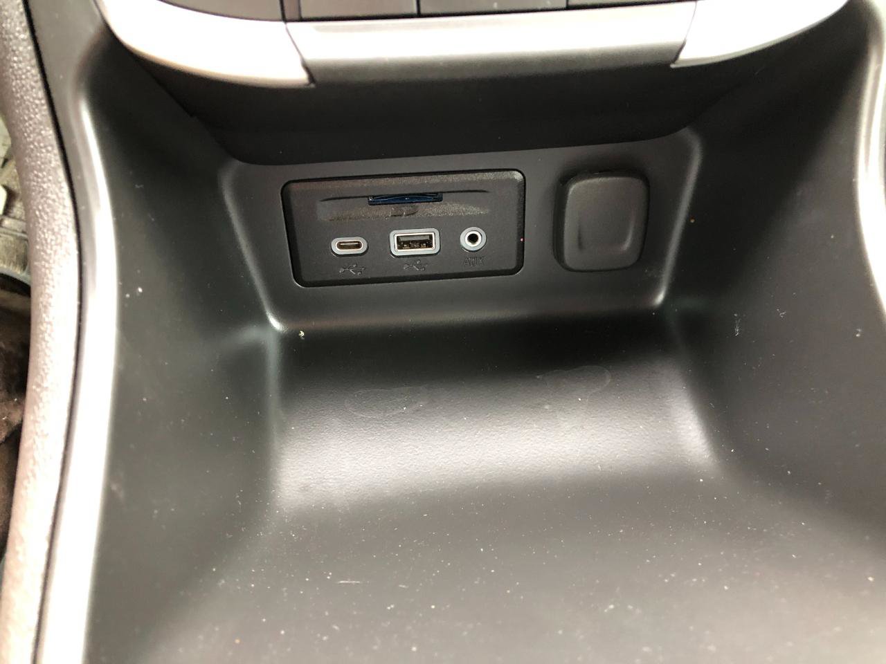 Used 2024 GMC Terrain SLT AWD/4WD image 22