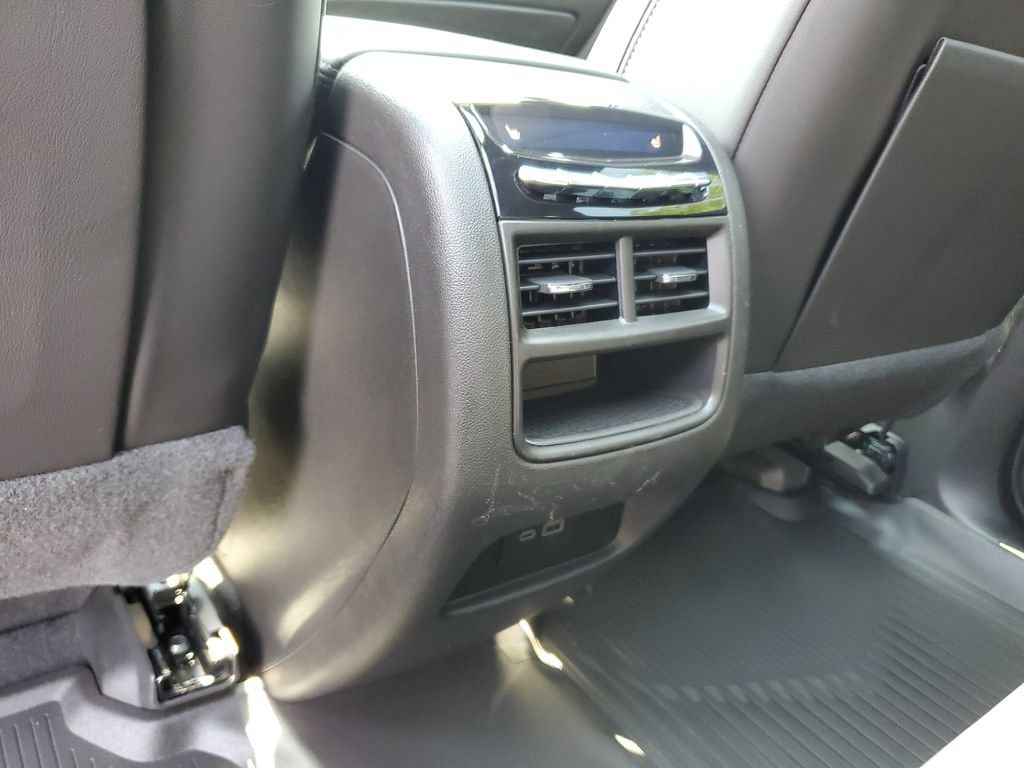 Used 2024 Cadillac XT5 Premium Luxury w/ Technology Package AWD/4WD image 10