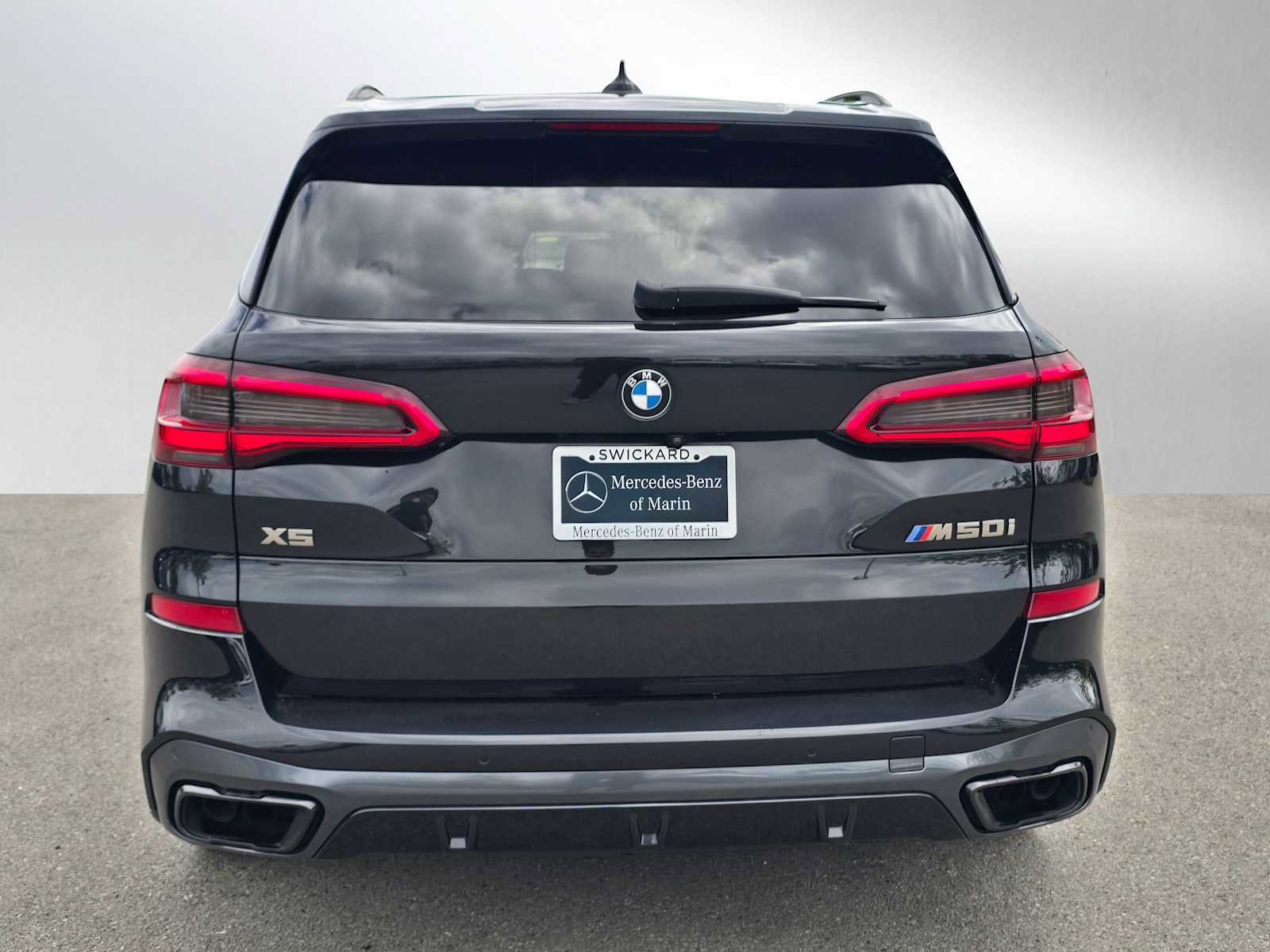 Used 2020 BMW X5 M50i w/ Executive Package image 4