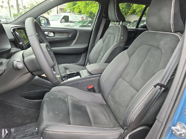 Certified 2024 Volvo XC40 Recharge Ultimate w/ Protection Package Premier RWD image 13