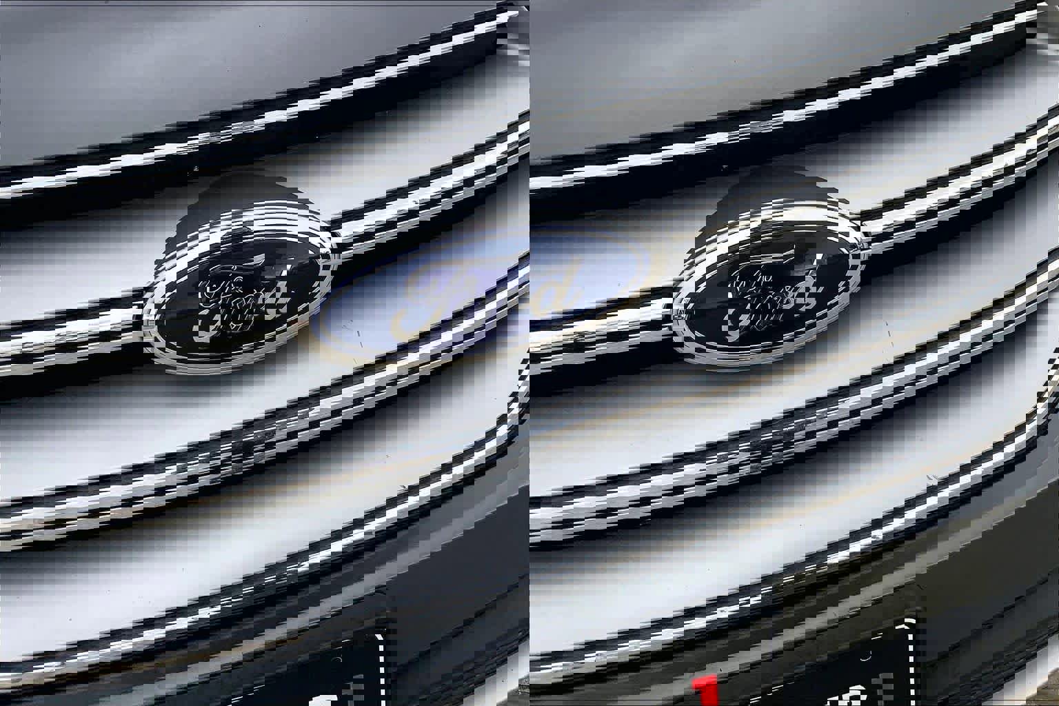 Used 2018 Ford Edge Titanium w/ Equipment Group 301A image 30