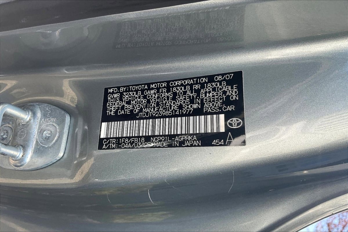 Used 2008 Toyota Yaris 2-Door Hatchback FWD image 17