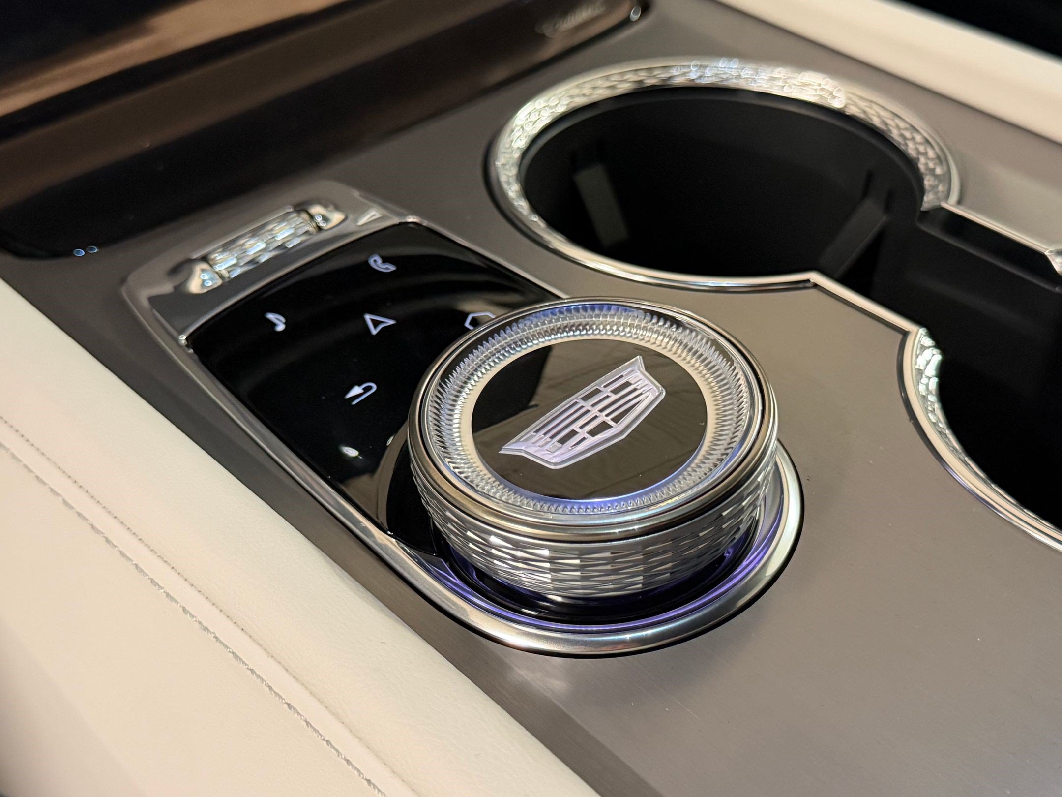New 2027 Cadillac Vistiq Sport AWD/4WD image 41