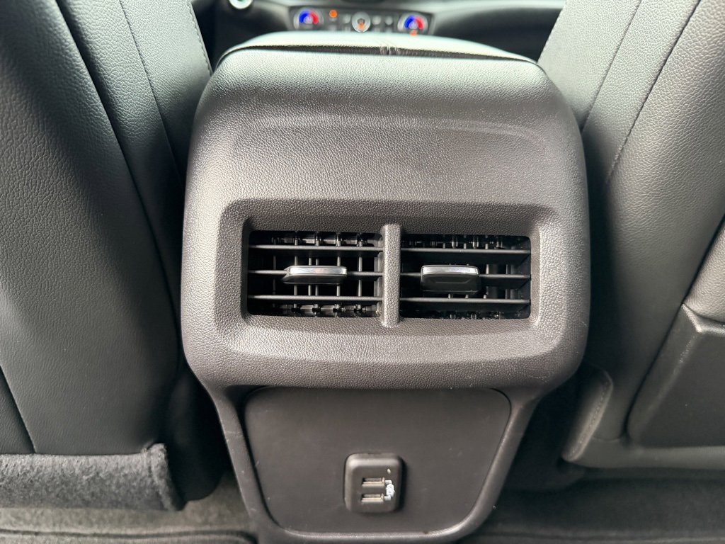 Used 2024 GMC Terrain SLT image 13