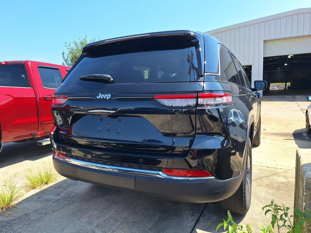 Used 2024 Jeep Grand Cherokee Limited 4xe AWD/4WD image 4