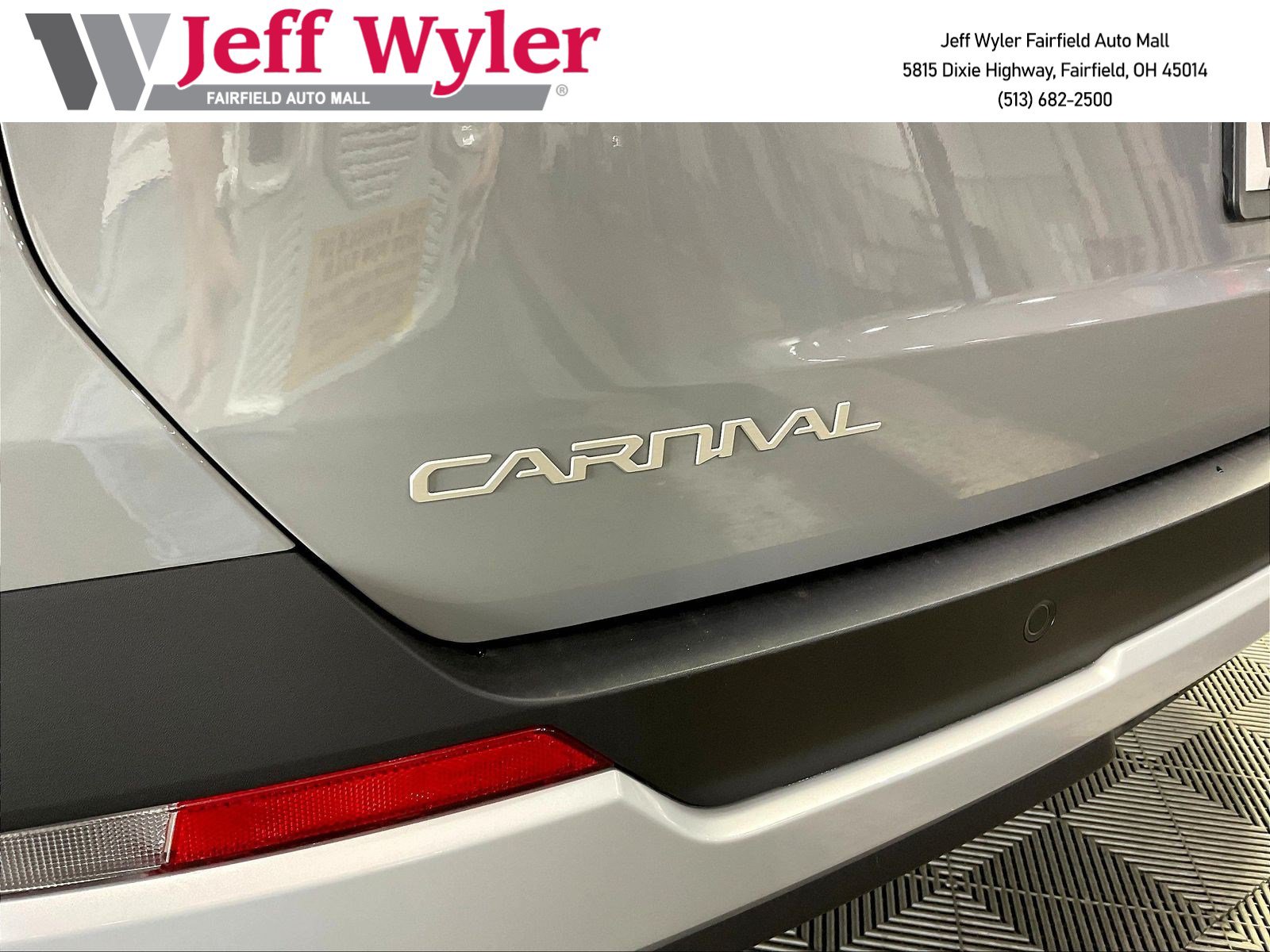 New 2026 Kia Carnival EX FWD image 13