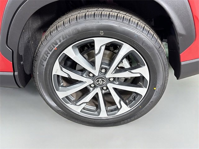 Certified 2023 Toyota Corolla Cross XLE image 31