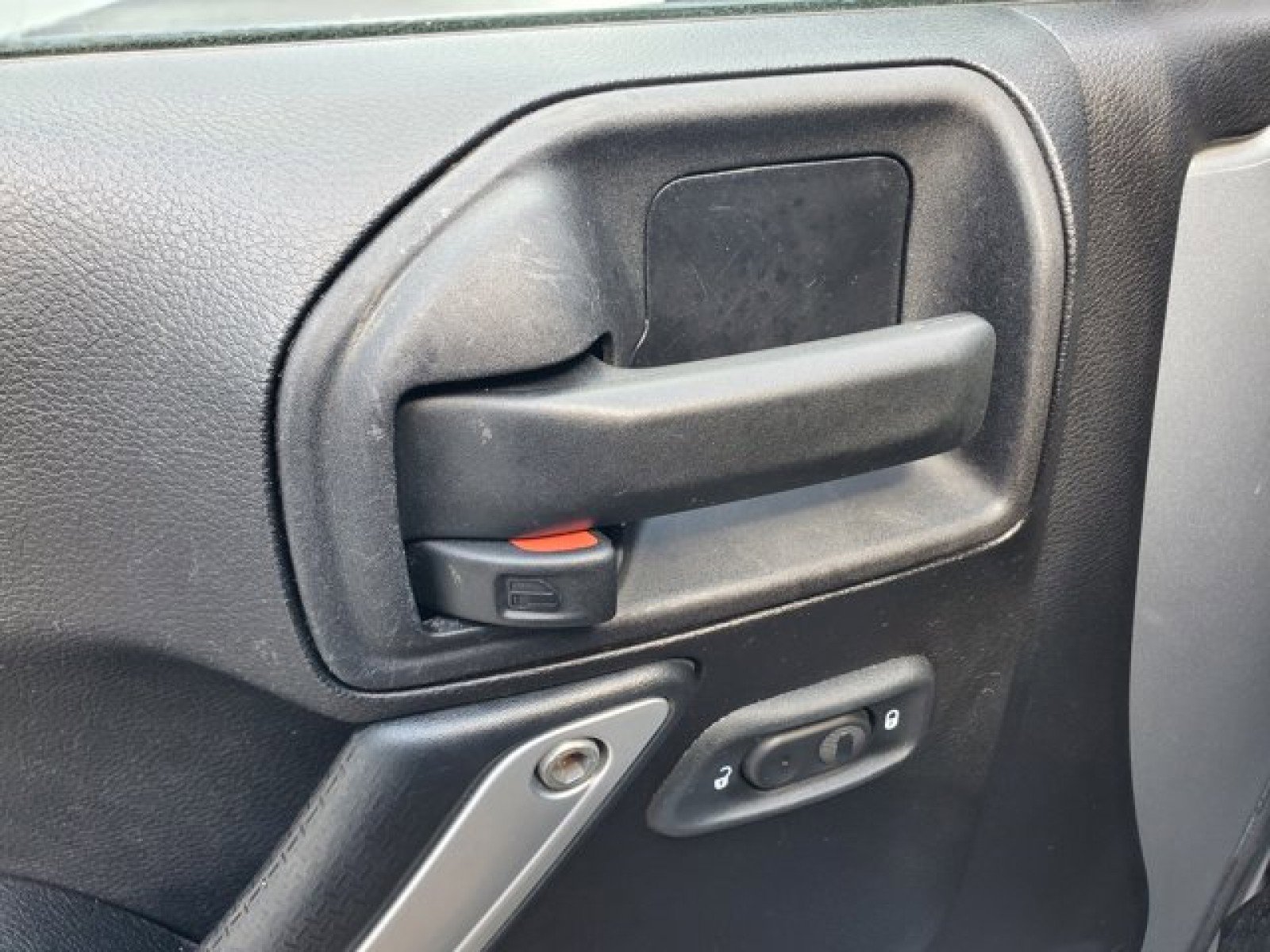 Used 2015 Jeep Wrangler Unlimited Rubicon w/ Connectivity Group image 12