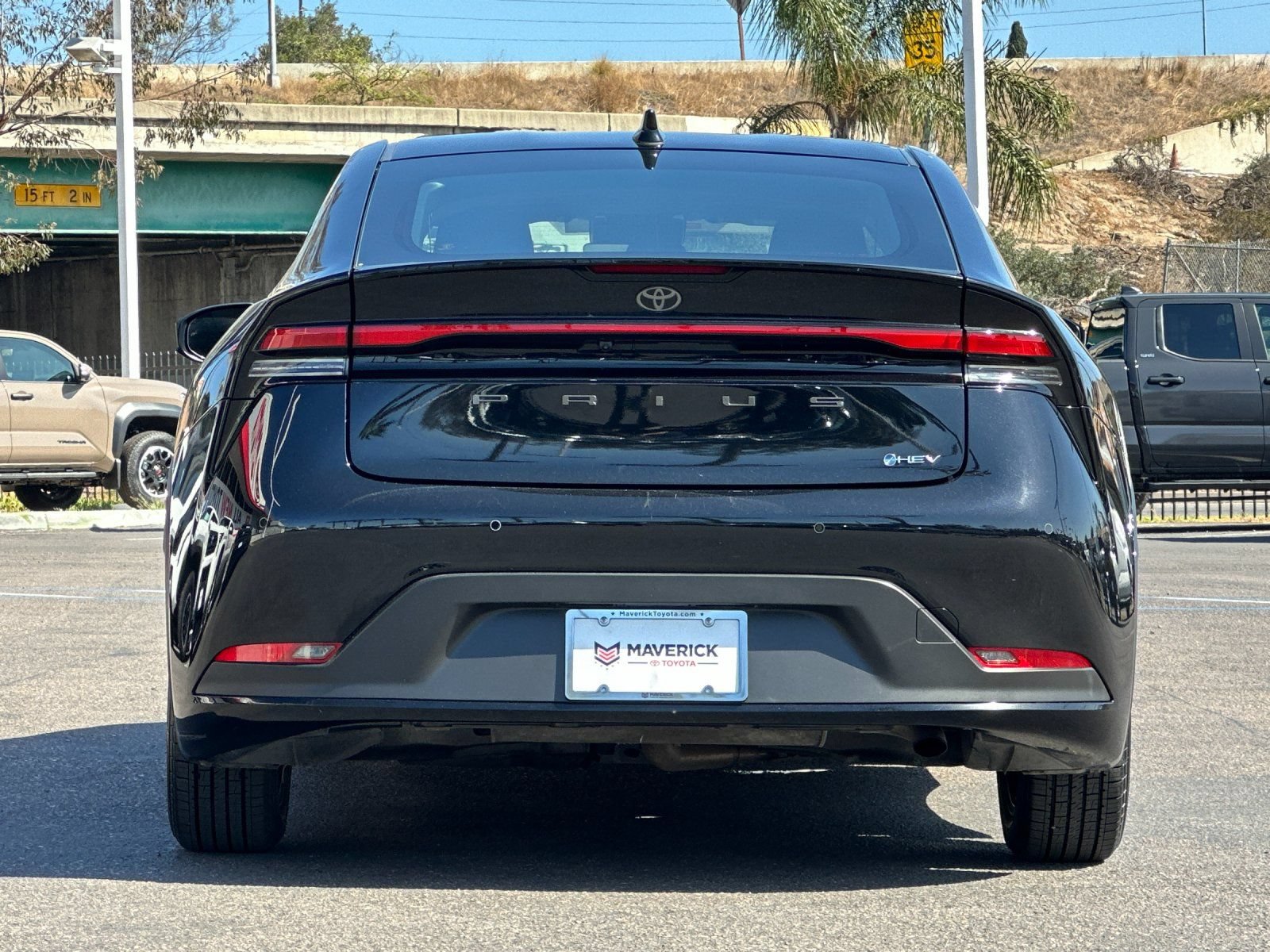 Used 2025 Toyota Prius LE FWD image 4