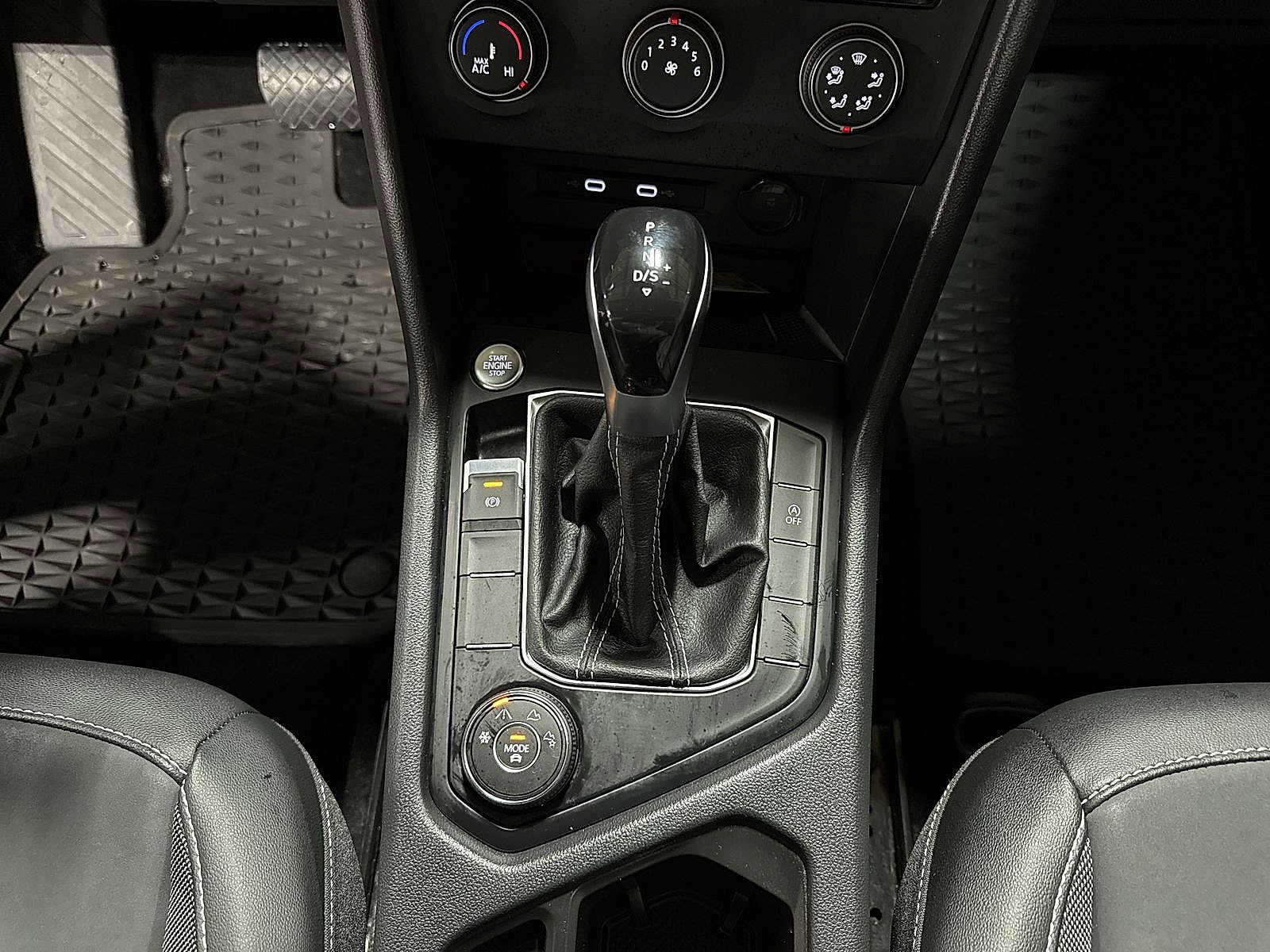 Used 2022 Volkswagen Taos SE image 32