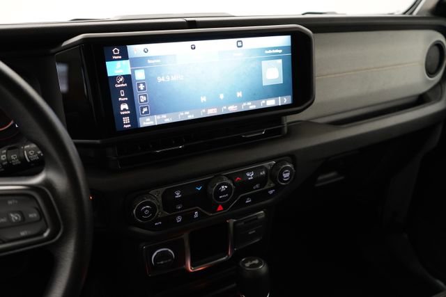 Used 2024 Jeep Wrangler Sport image 25