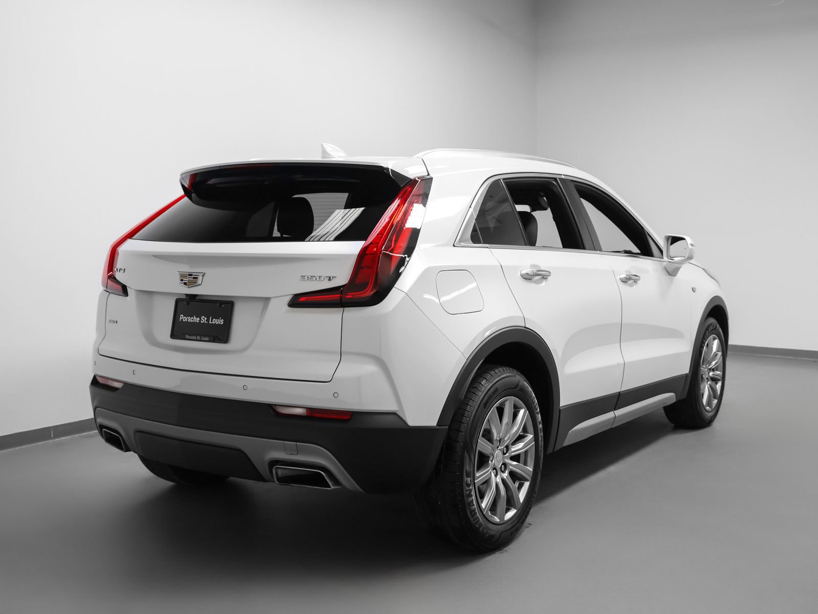 Used 2021 Cadillac XT4 Premium Luxury w/ Cold Weather Package AWD/4WD image 12