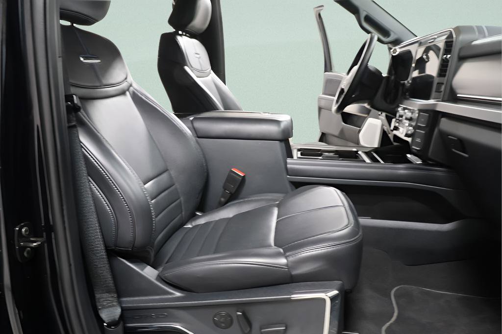 Used 2025 Ford F250 Platinum image 32