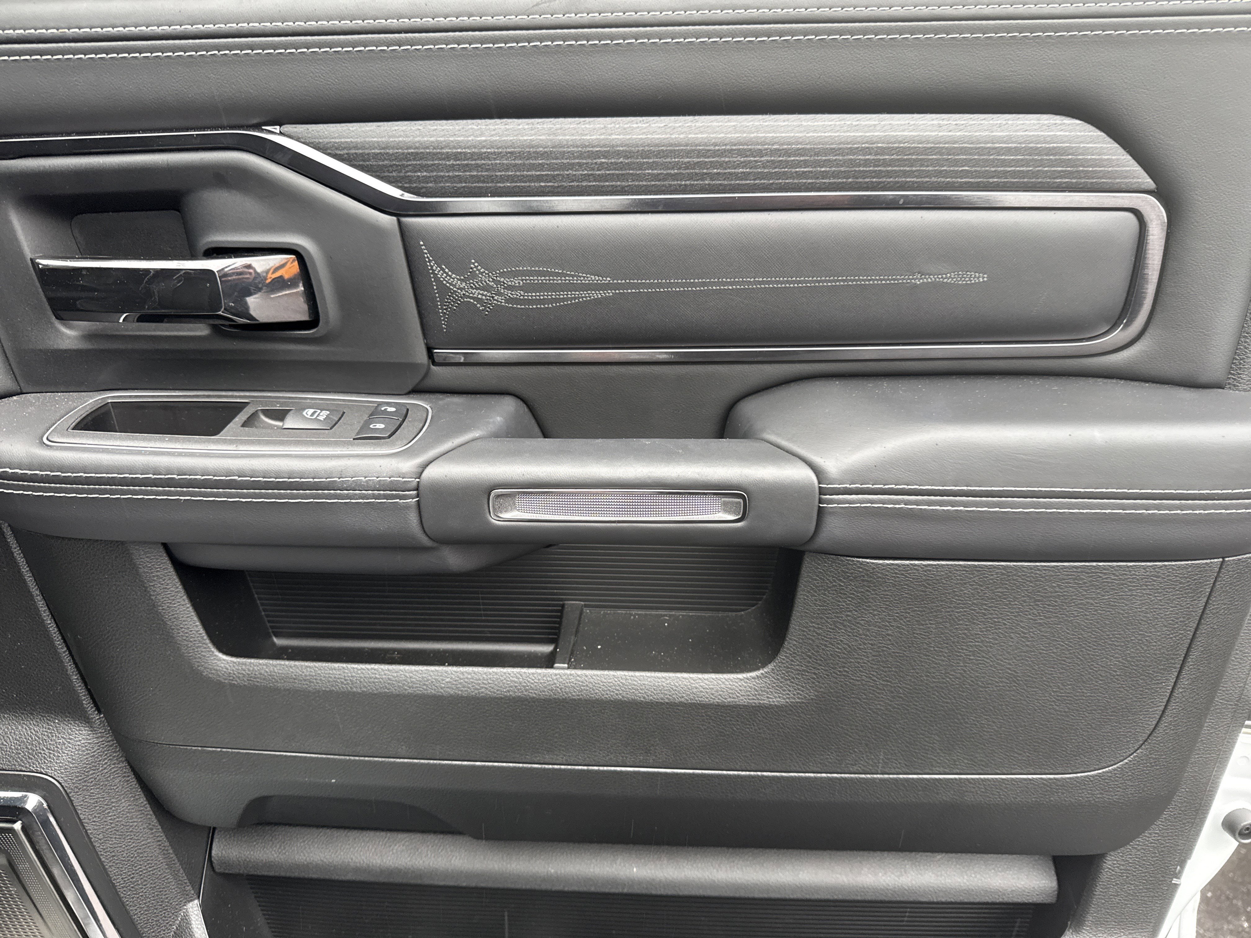 Used 2023 RAM 2500 Limited image 17