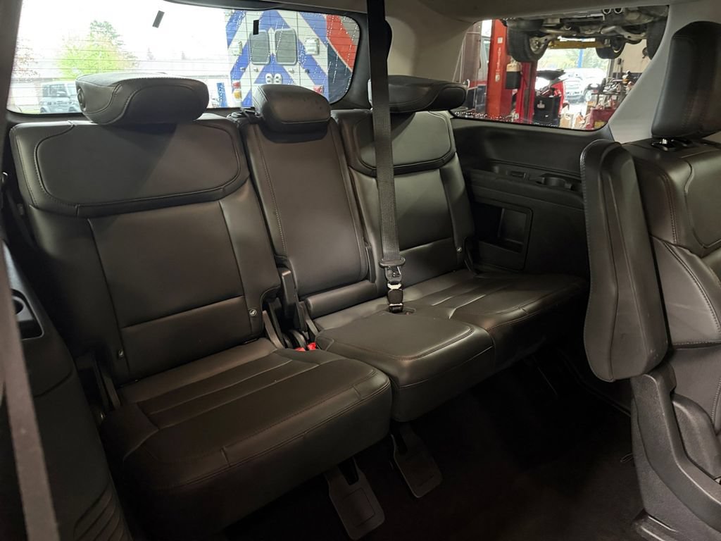 Used 2025 Ford Expedition Active AWD/4WD image 24