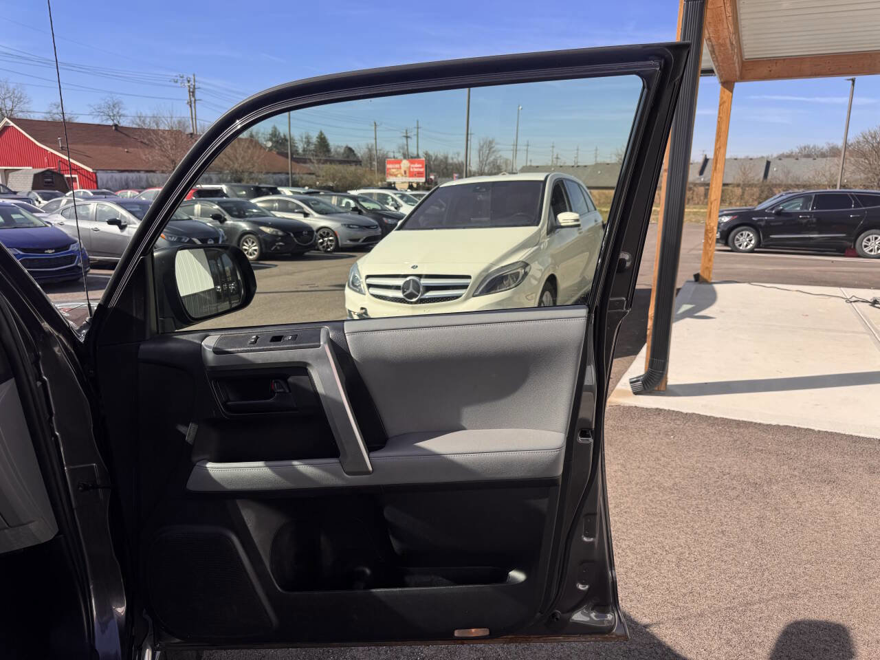 Used 2013 Toyota 4Runner SR5 w/ Premium Pkg w/3rd Row Seat image 15