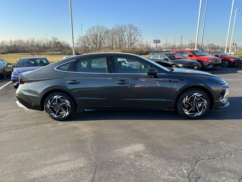 New 2026 Hyundai Sonata SEL FWD image 2
