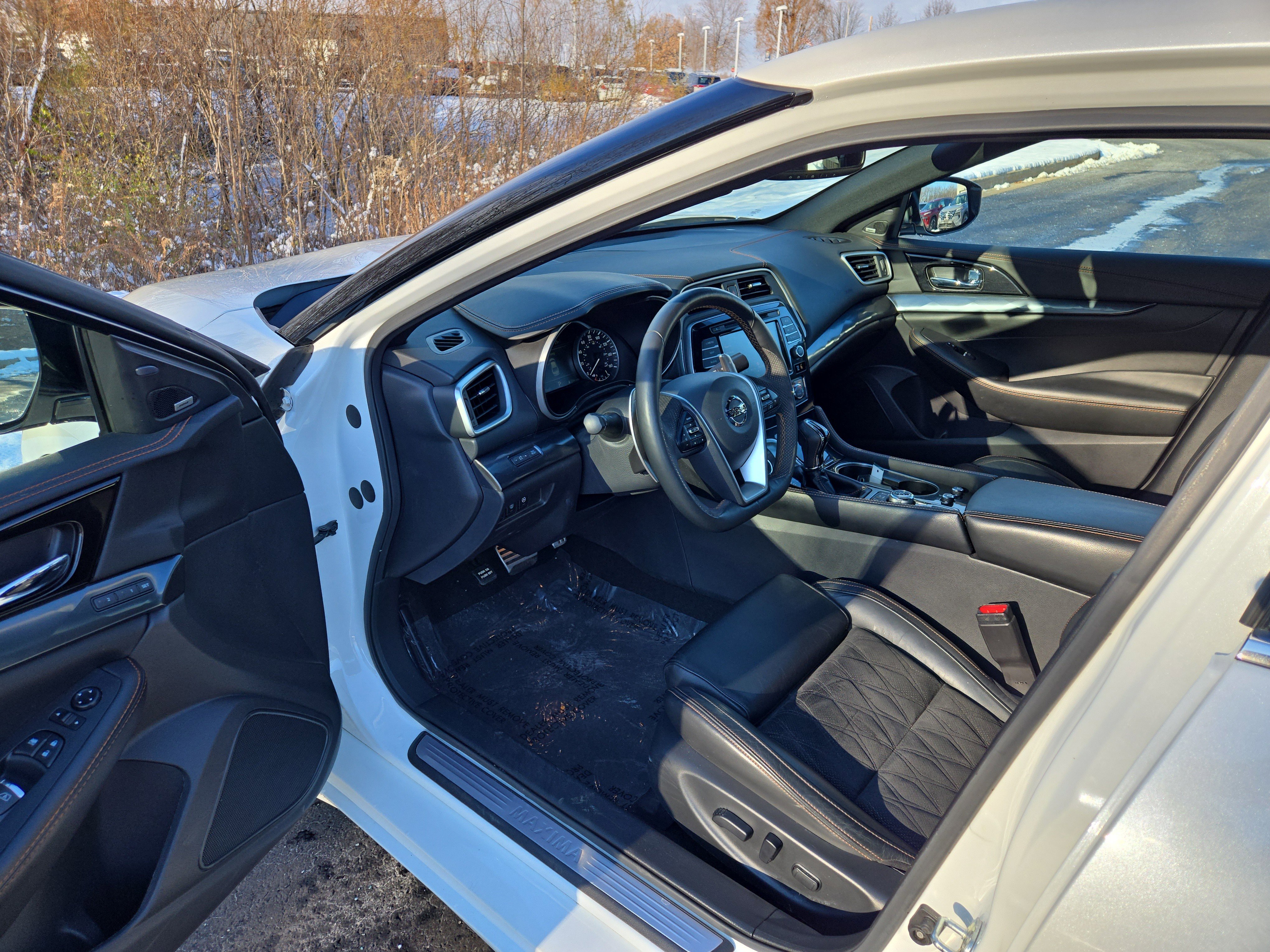 Used 2021 Nissan Maxima SR w/ Sport Mat Group image 11