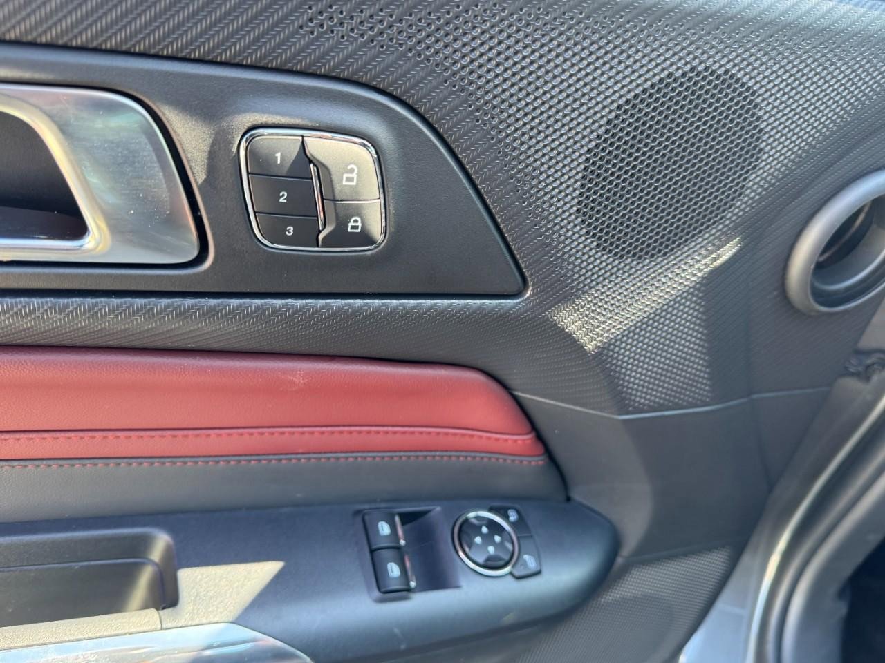 Used 2025 Ford Mustang Premium image 13