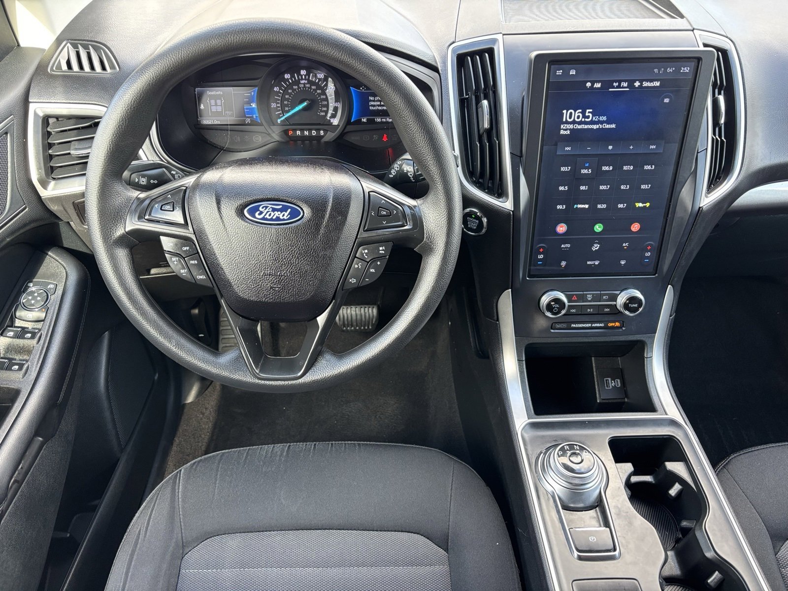 Used 2023 Ford Edge SE w/ Black Appearance Package image 3